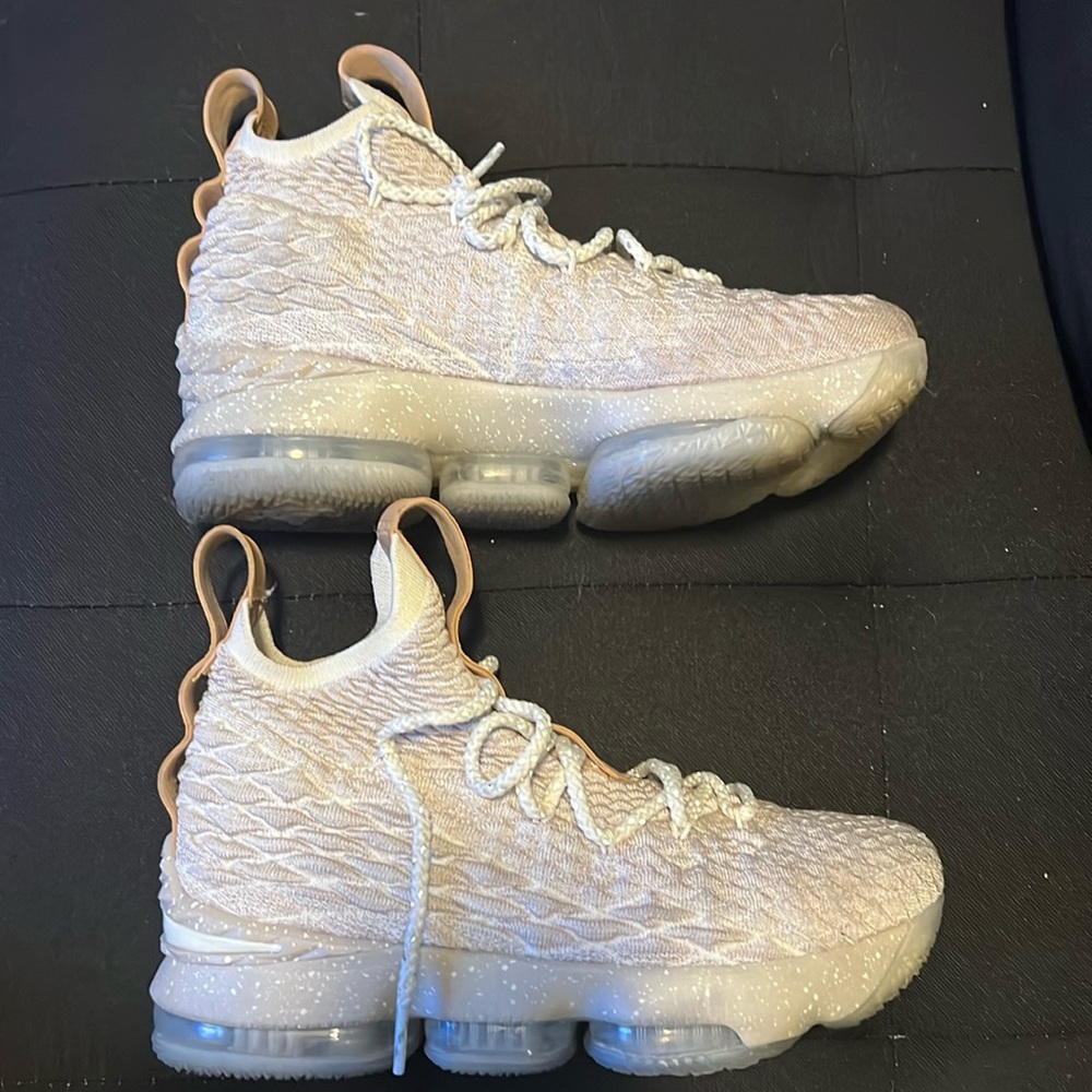 NIKE LEBRON 15 “GHOST”